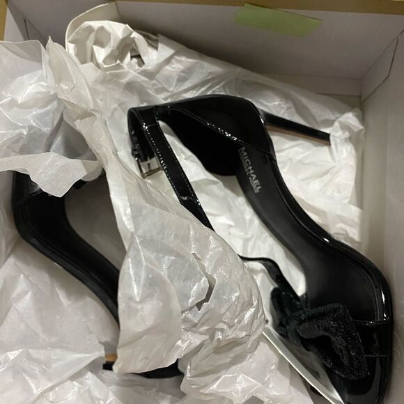 Michael Kors Paris Sandal Black Patent Heel Open Toe Sequin Bow Women sz 6 Mk - Picture 5 of 5